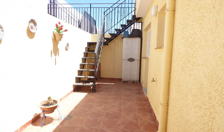 2 Bedroom Terraced For Sale