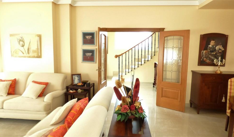 4 Bedroom Villa For Sale