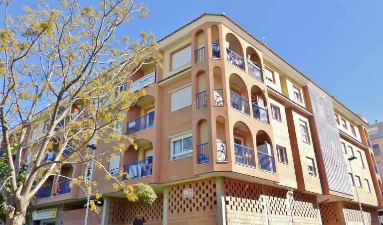 3 Bedroom Apartment For Sale