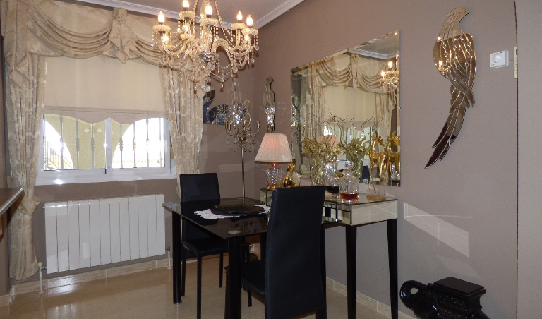 2 Bedroom Detached For Sale
