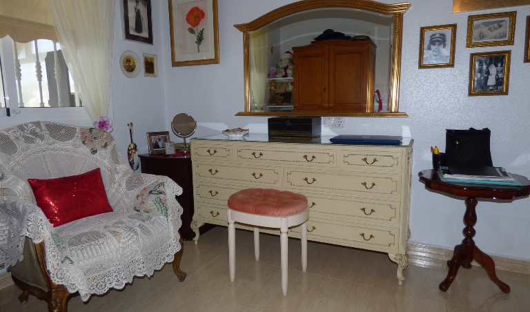 2 Bedroom Detached For Sale