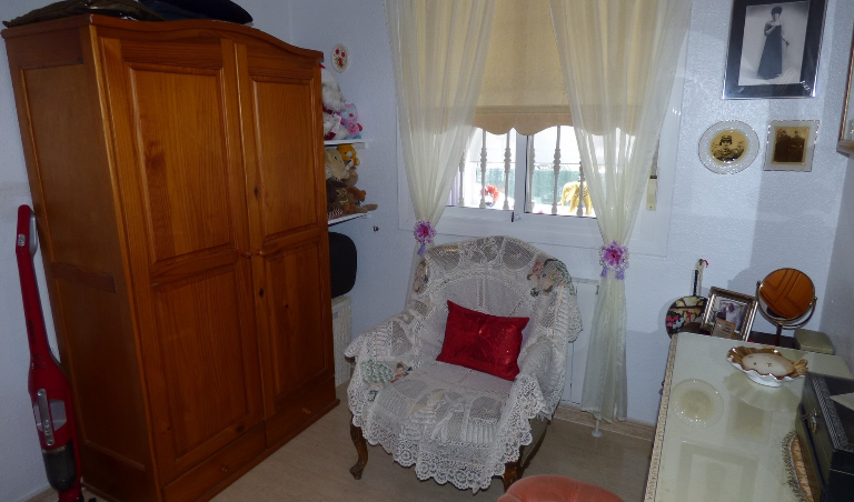 2 Bedroom Detached For Sale