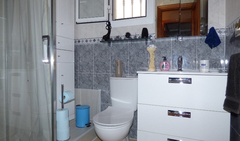 2 Bedroom Detached For Sale