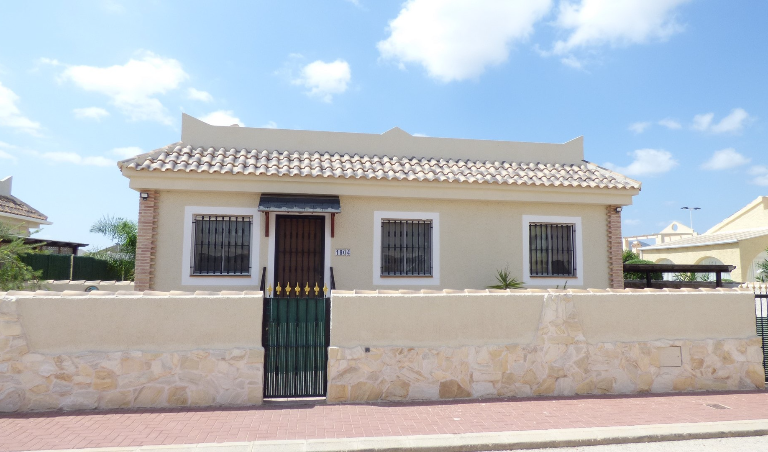 2 Bedroom Detached For Sale