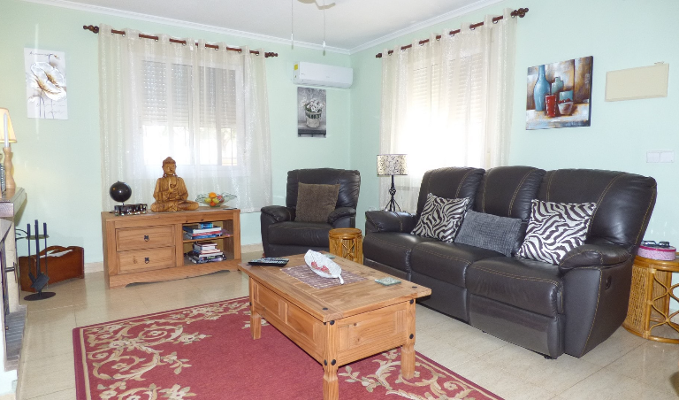 2 Bedroom Detached For Sale