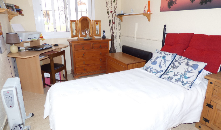 2 Bedroom Detached For Sale