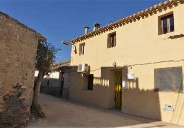 Maison mitoyenne de 4 chambres à vendre