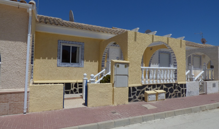 Main Photo of a 2 bedroom  Terraced House for sale