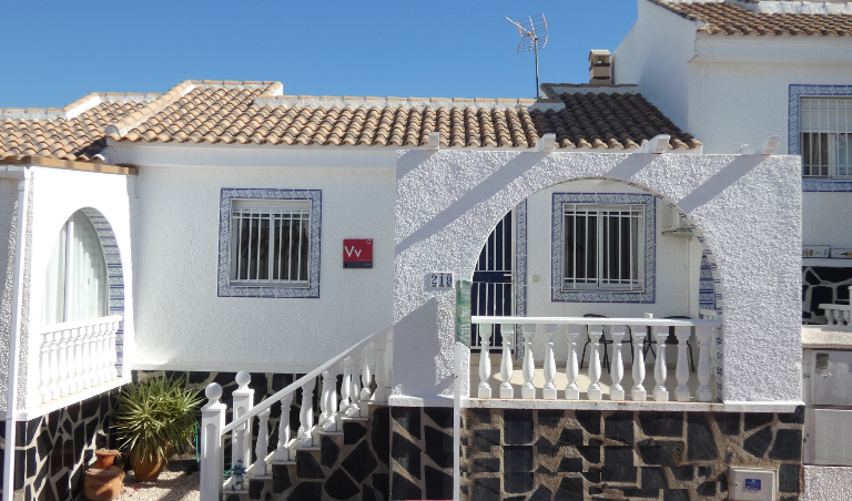 Main Photo of a 2 bedroom  Terraced House for sale