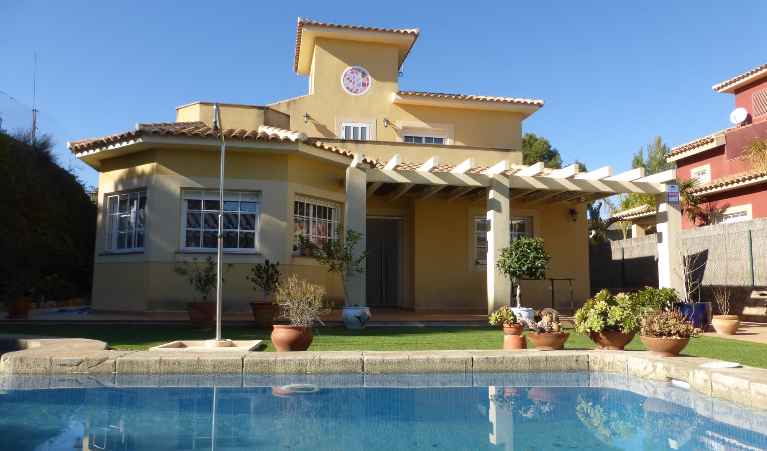 3 Bedroom Villa For Sale