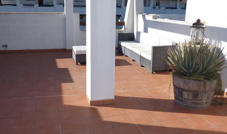 2 bedroom apartment For sale on Condado de Alhama.