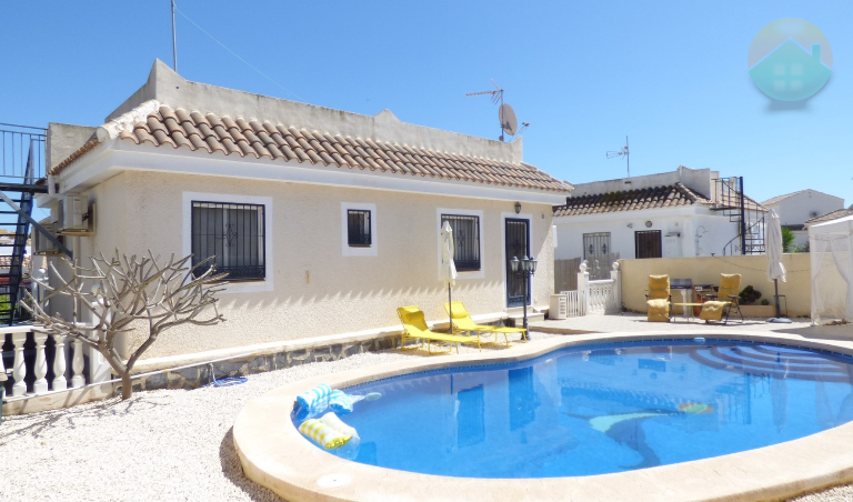 https://admin.mercerspropertyspain.com/public/upload/properties/624ef3b4ee123.png