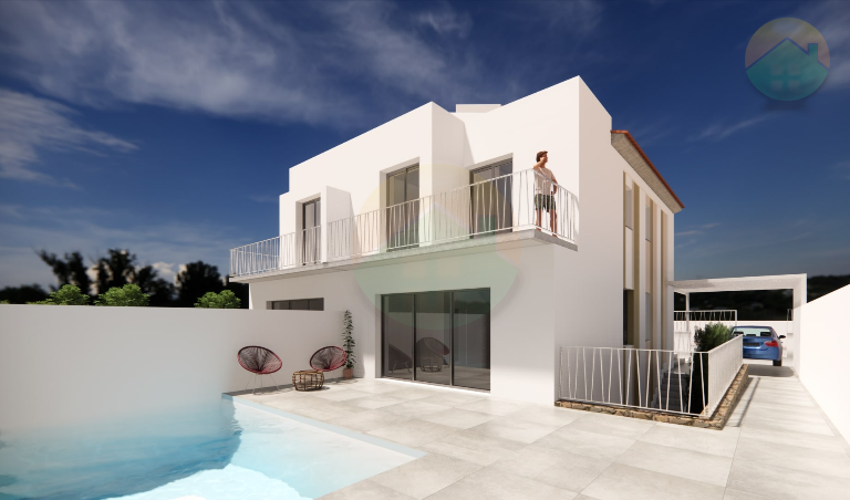 4 bedroom Semi-detached villa For sale