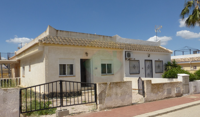 2 bedroom Semi Detached villa For sale.