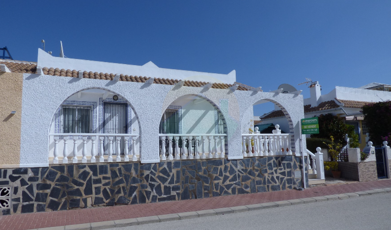 2 bedroom Semi Detached villa For sale.