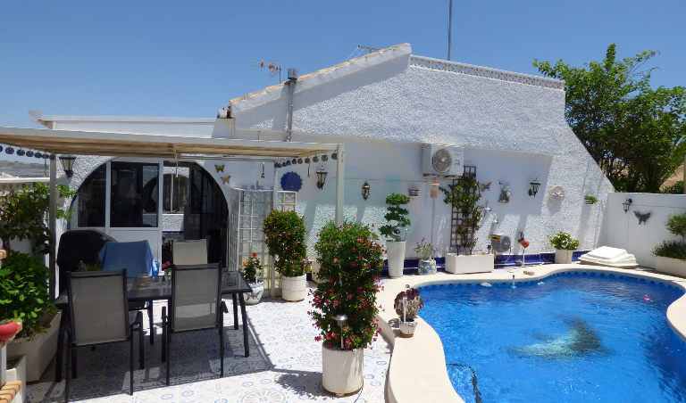 2 Bedroom Semi-Detached Villa For Sale