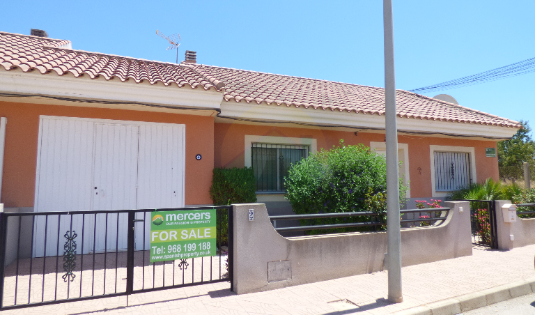 Main Photo of a 3 bedroom  Semi Detached House for sale