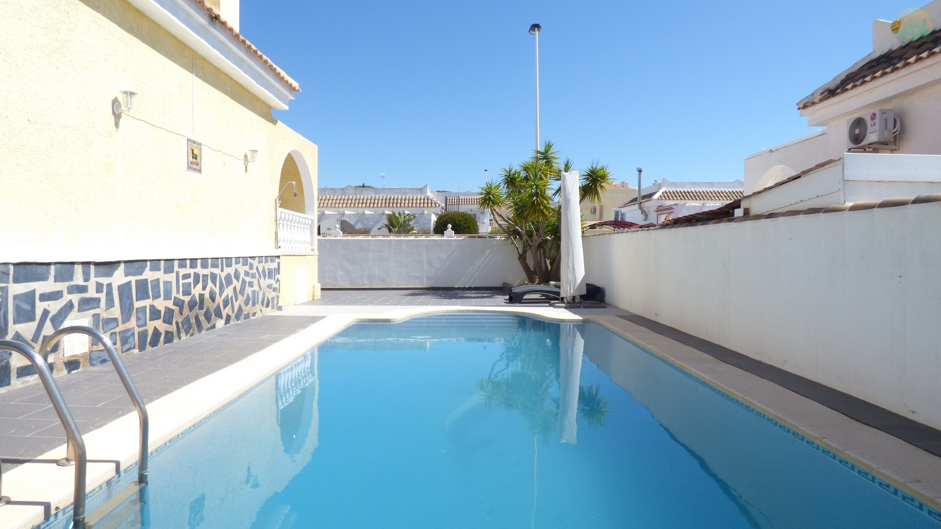 2 Bedroom Detached For sale