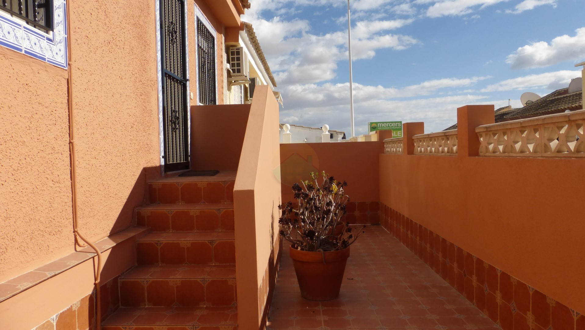 2 bedroom Terraced For sale.