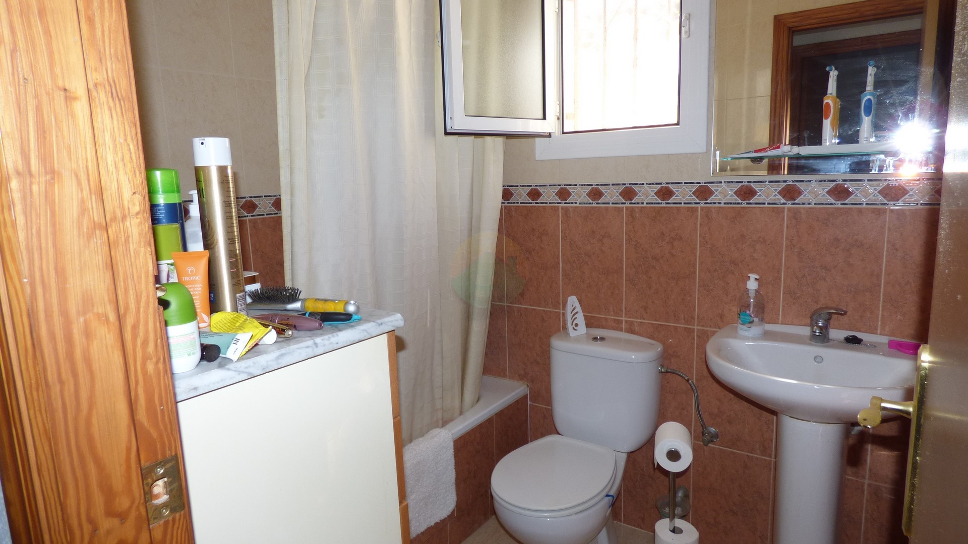 2 bedroom 2 bathroom Terraced For sale.