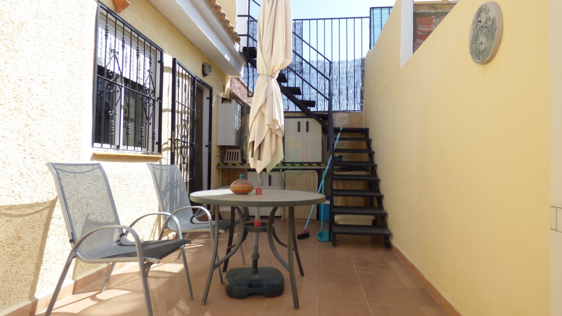 2 bedroom 2 bathroom Terraced For sale.