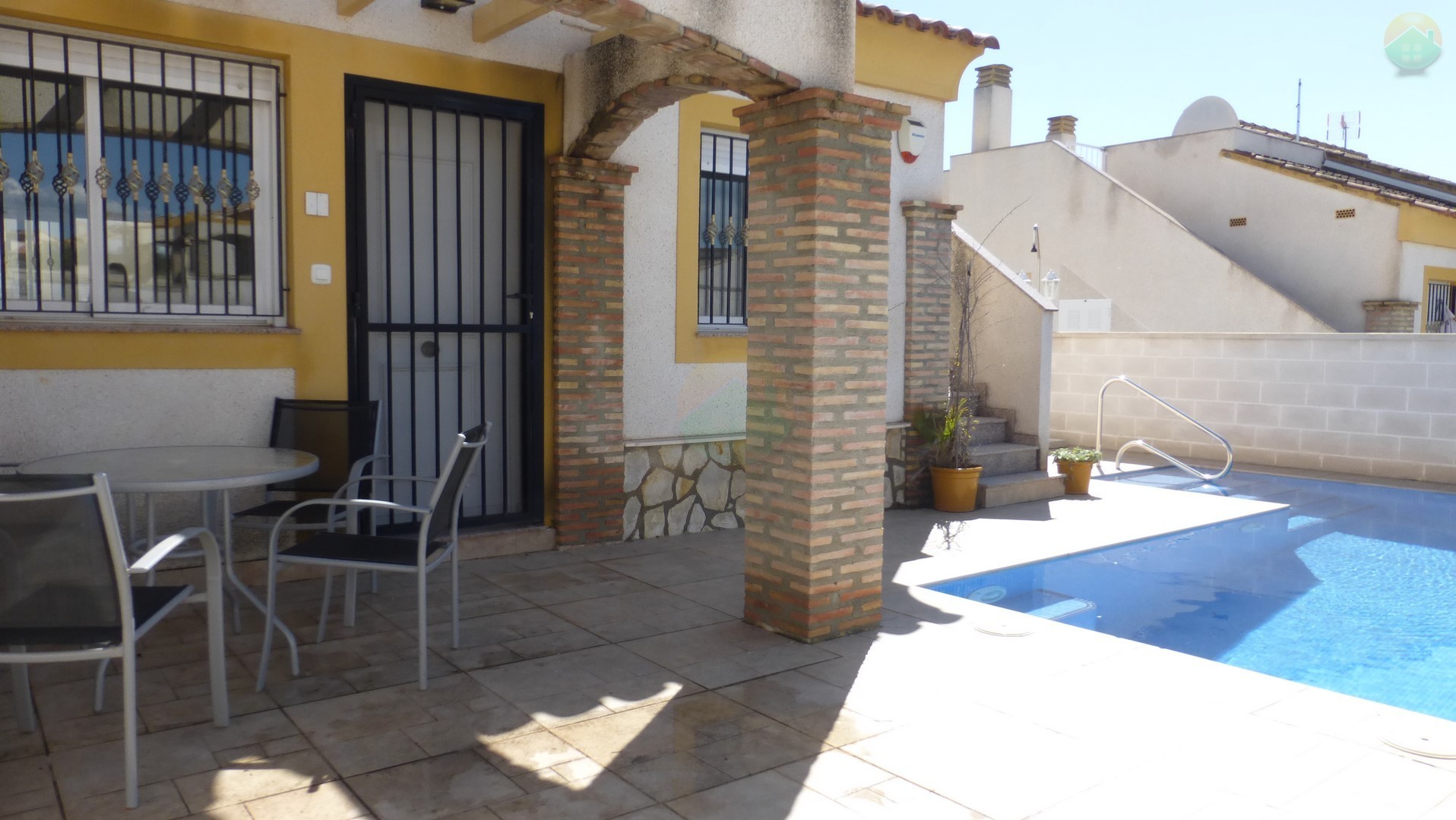 Semi-detached villa for sale