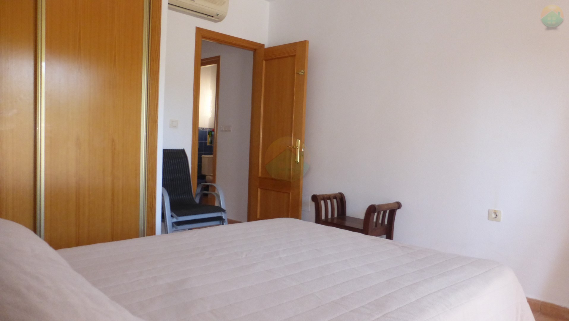 3 bedroom 2 bathroom Semi Detached villa For sale