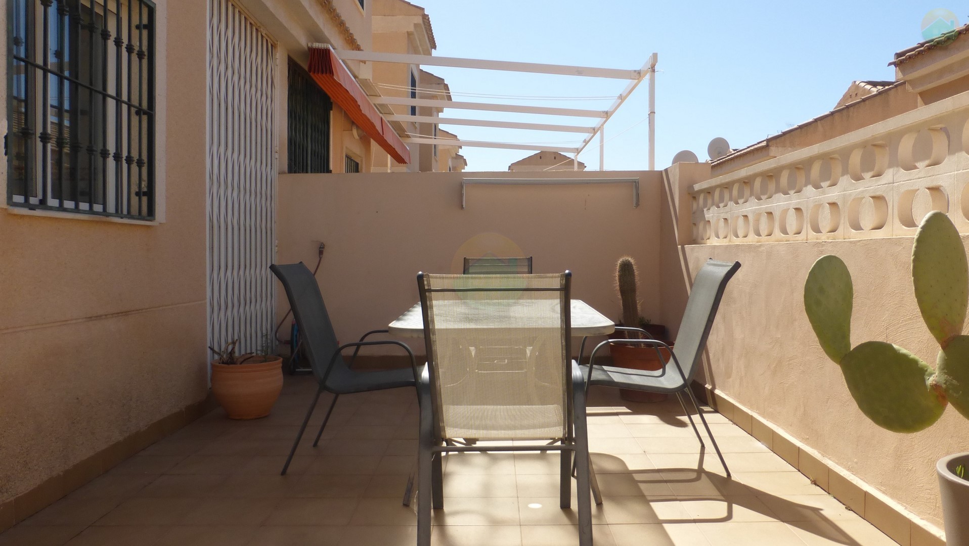 3 bedroom 2 bathroom Semi Detached villa For sale