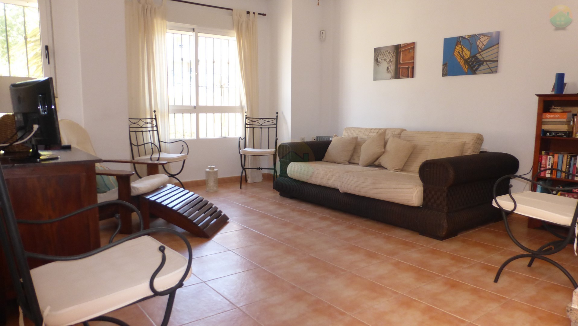 3 bedroom 2 bathroom Semi Detached villa For sale