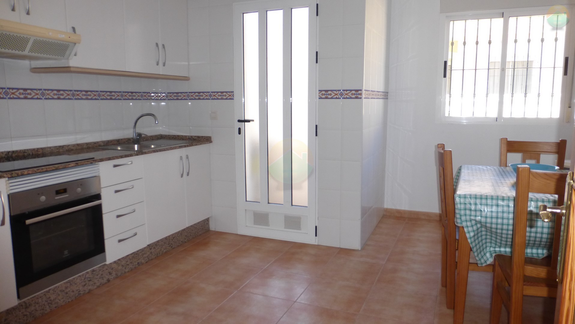 3 bedroom 2 bathroom Semi Detached villa For sale