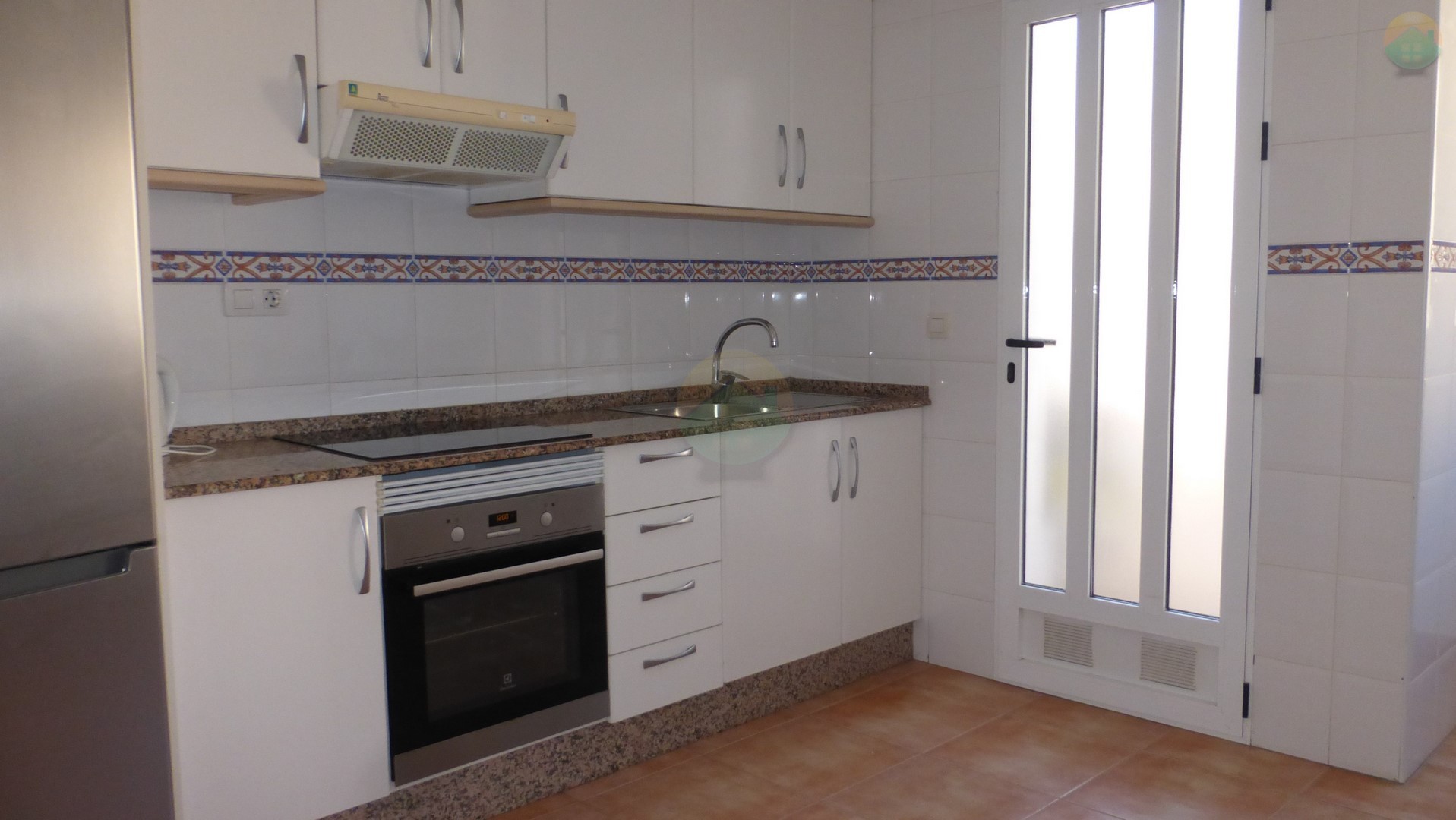 3 bedroom 2 bathroom Semi Detached villa For sale