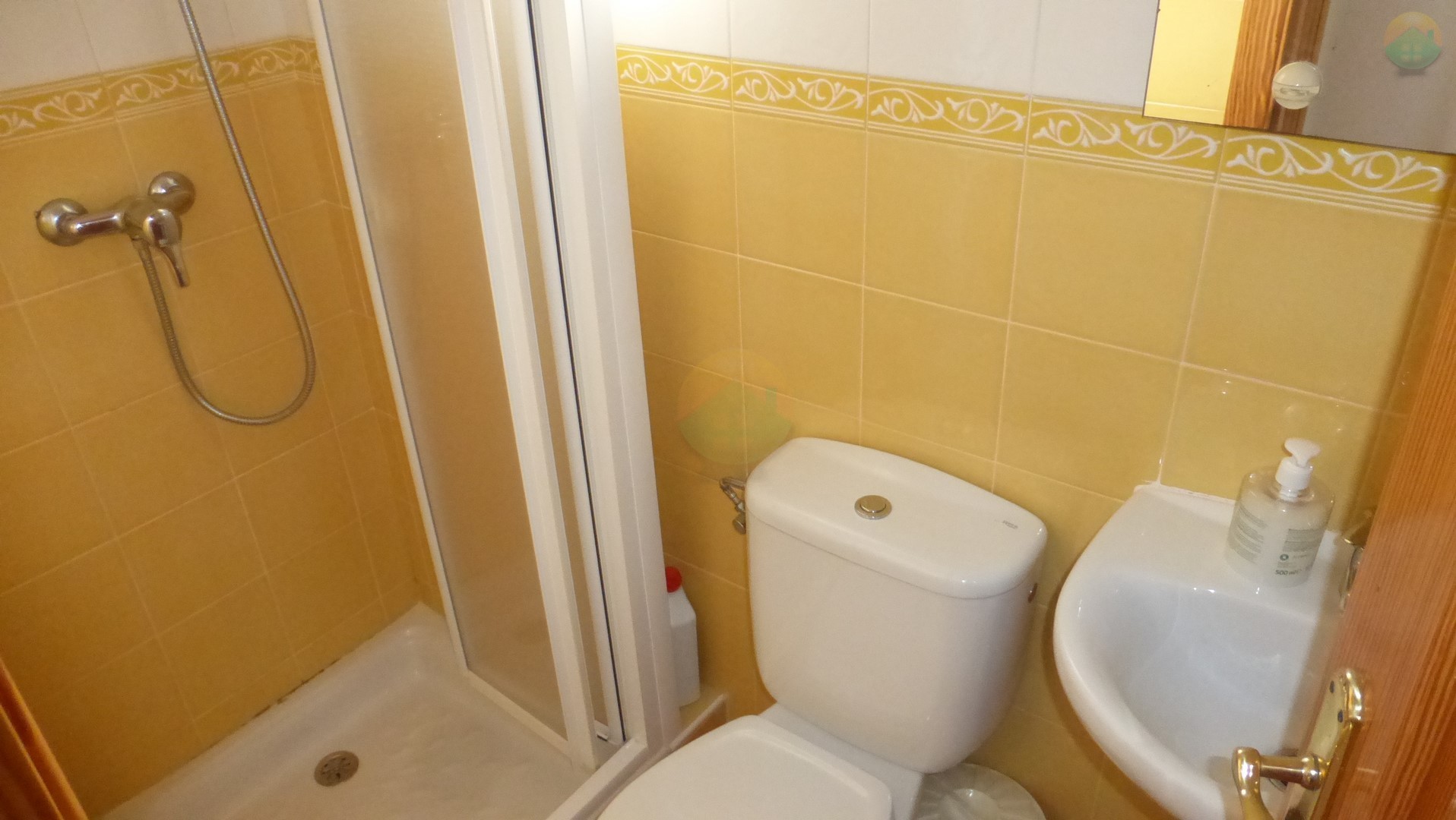 3 bedroom 2 bathroom Semi Detached villa For sale