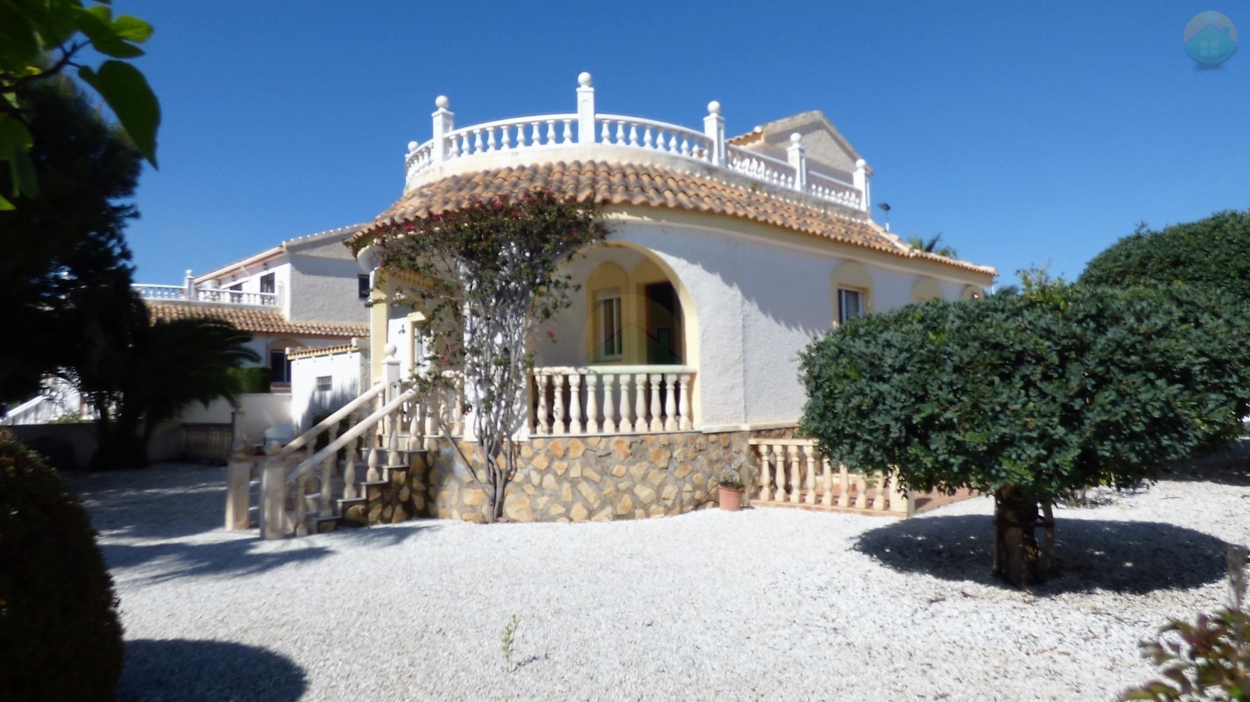 2 bedroom 3 bathroom Detached villa For sale.