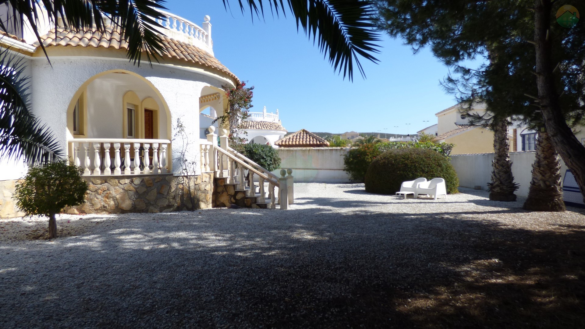 2 bedroom 3 bathroom Detached villa For sale.