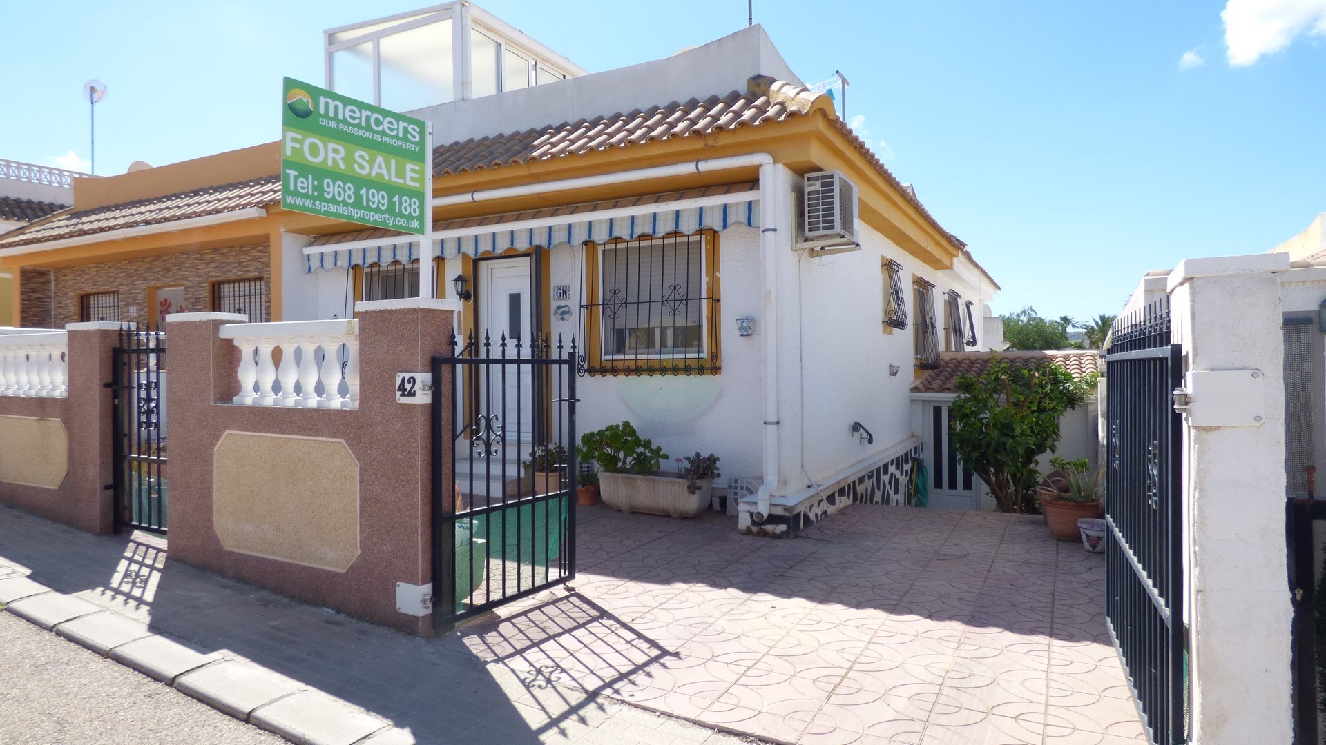 2 bedroom Semi Detached villa For sale.