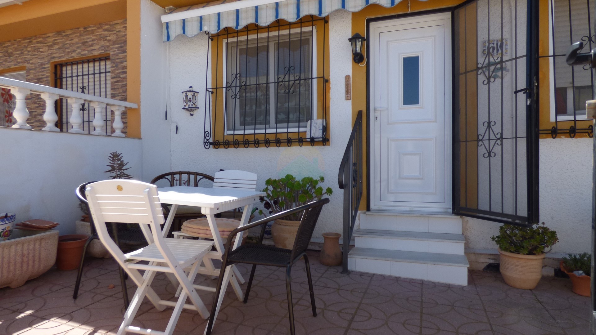 2 bedroom Semi Detached villa For sale.