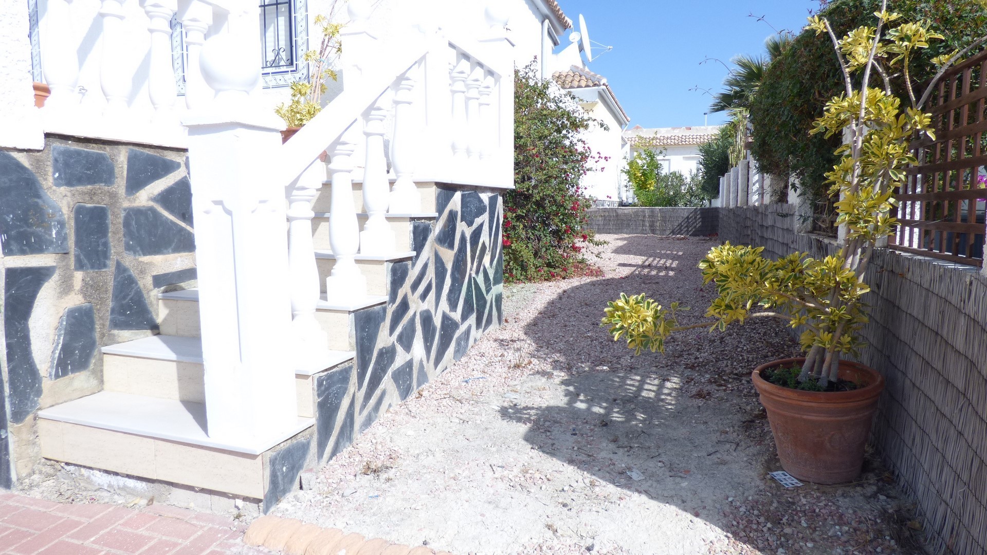 2 bedroom Semi Detached villa For sale.