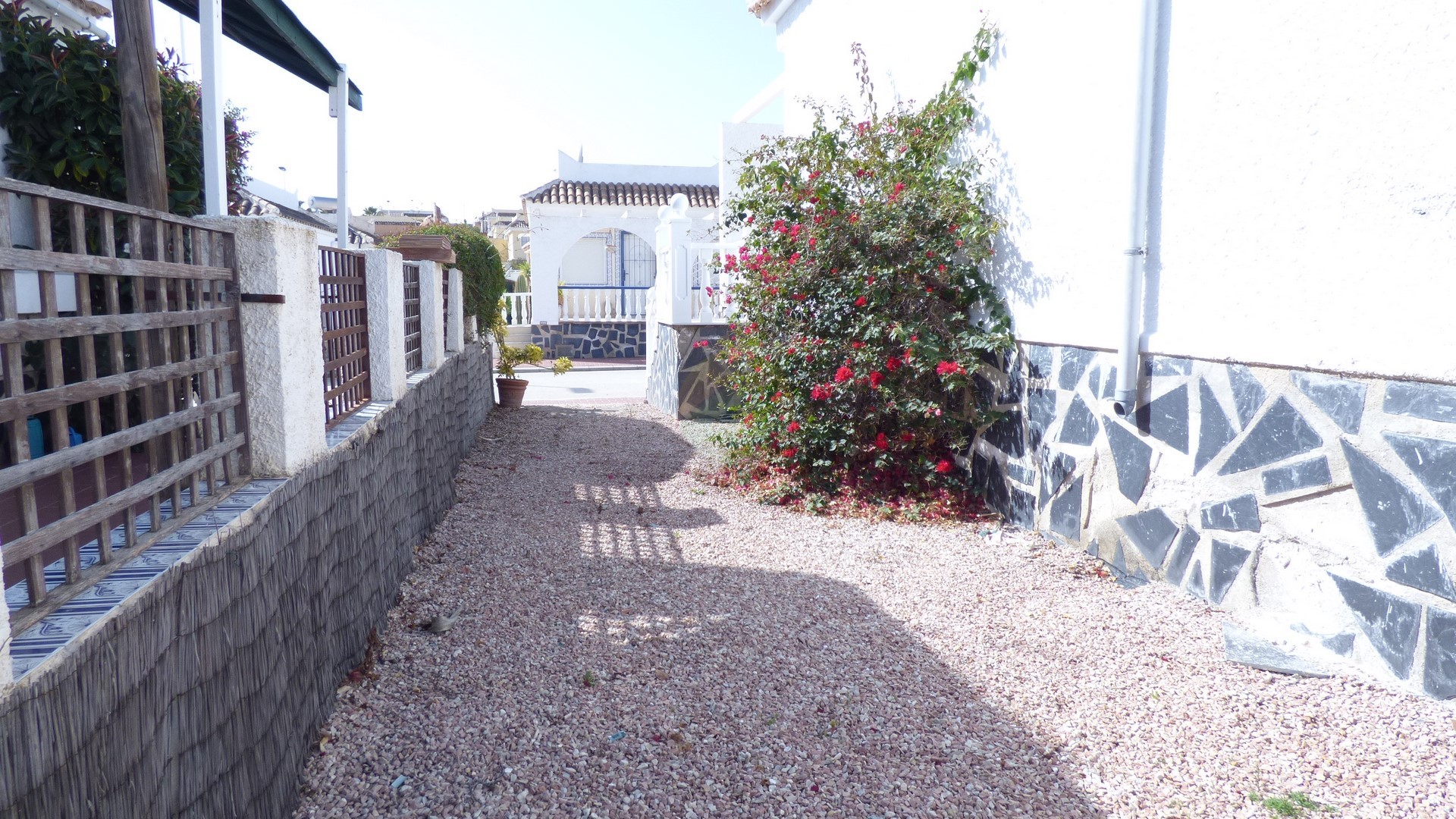 2 bedroom Semi Detached villa For sale.