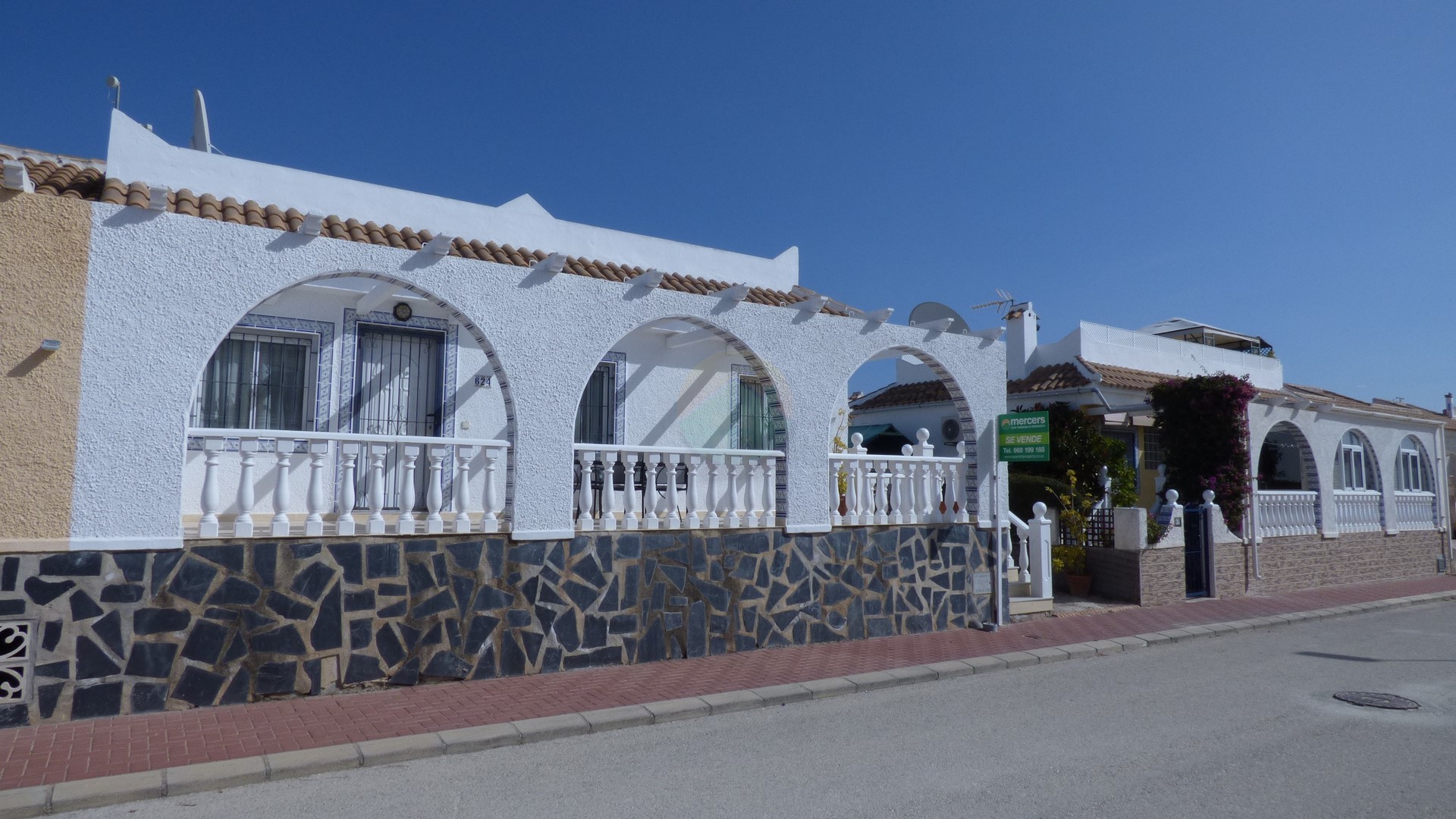 2 bedroom Semi Detached villa For sale.