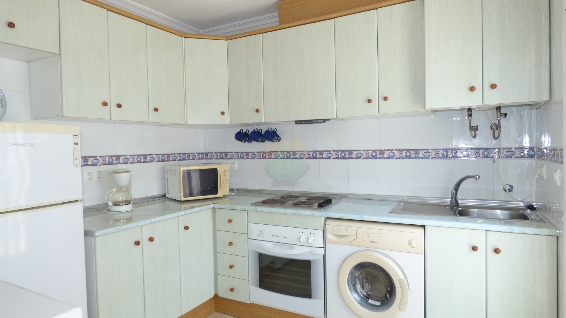 2 bedroom Terraced Property For sale