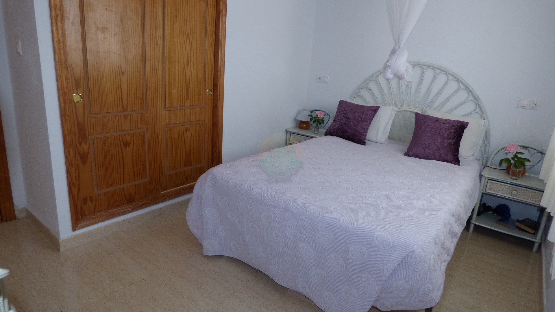 2 bedroom Terraced Property For sale