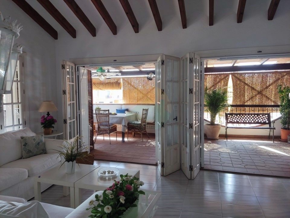 7 Bedroom detached villa For Sale