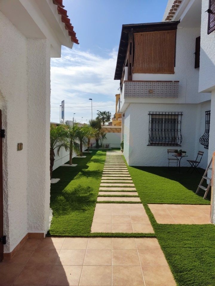 7 Bedroom detached villa For Sale