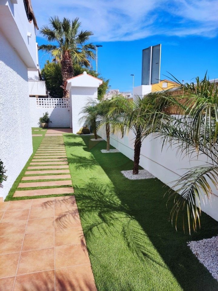 7 Bedroom detached villa For Sale