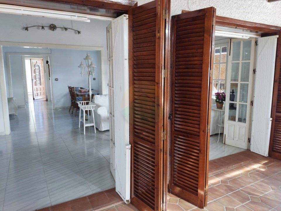 7 Bedroom detached villa For Sale