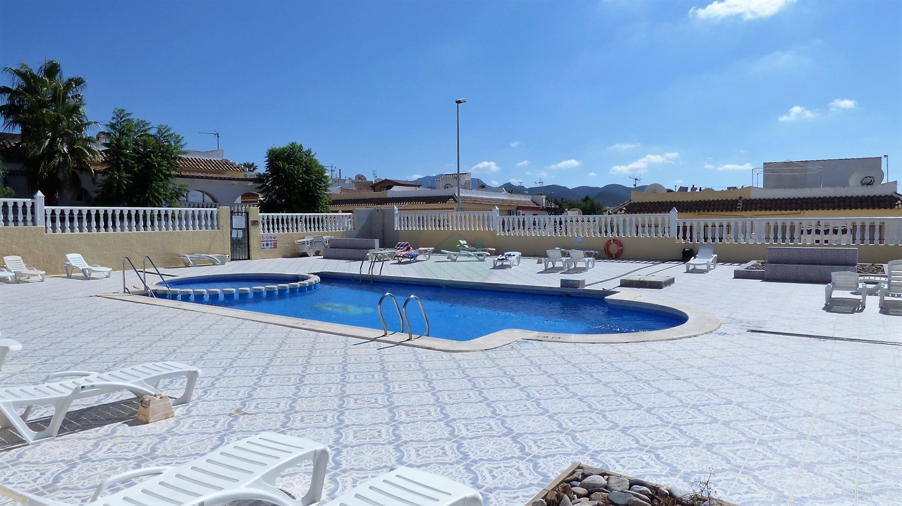 3 bedroom Semi Detached villa For sale.