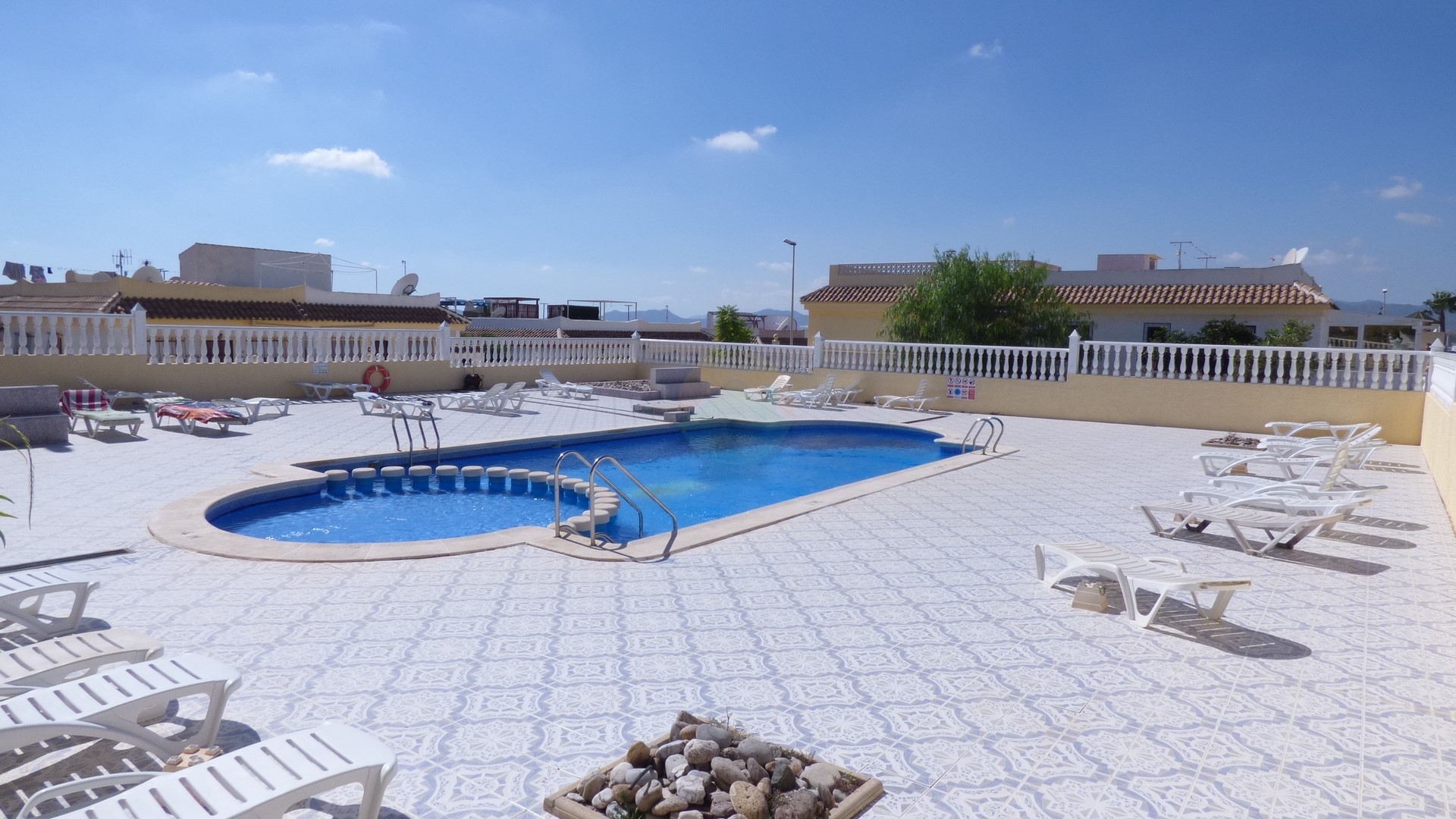 3 bedroom Semi Detached villa For sale.