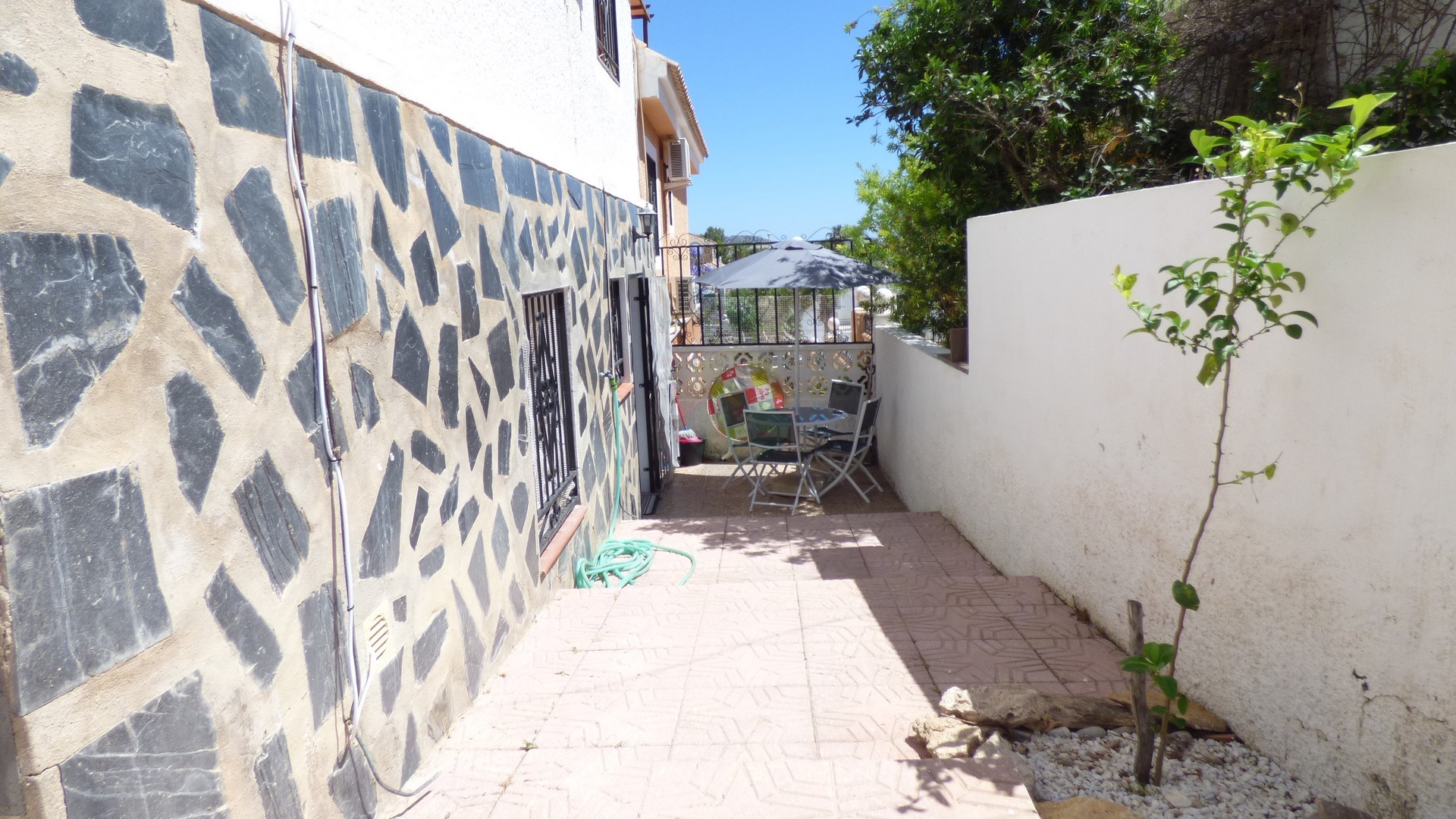 3 bedroom Semi Detached villa For sale.