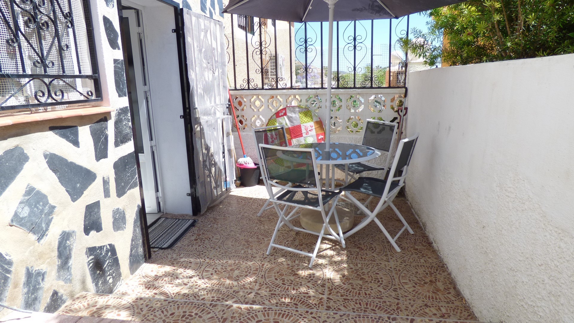 3 bedroom Semi Detached villa For sale.