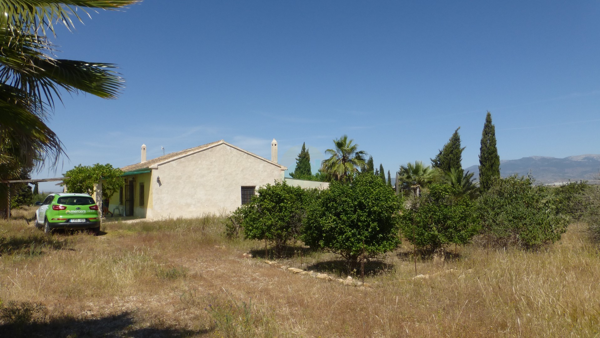 3 Bedroom Country house For Sale